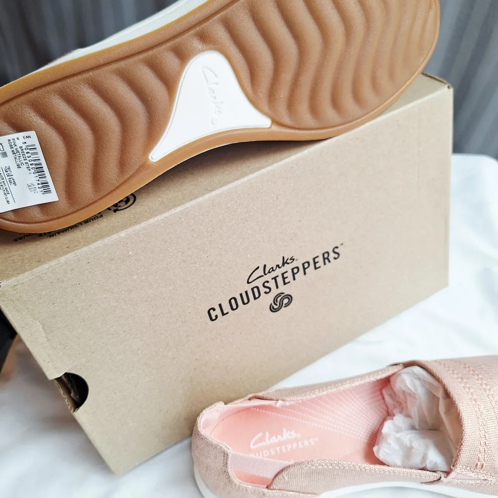 Clarks Cloudsteppers Women's Pink Slip-On Shoes - Picture 2 of 4